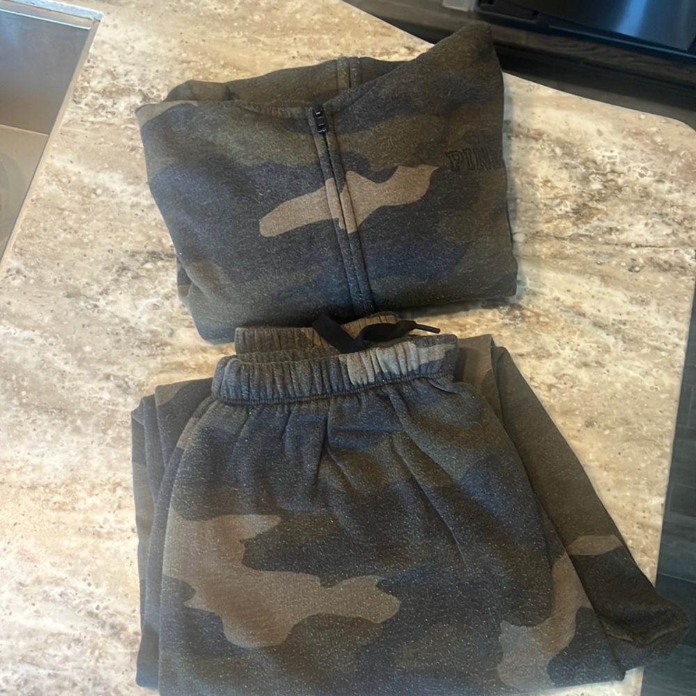 PINK camo zip up hoodie and sweat pants